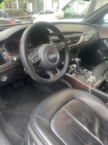 Audi A6-11