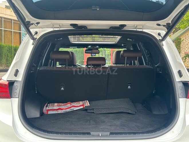 Hyundai Santa Fe-10