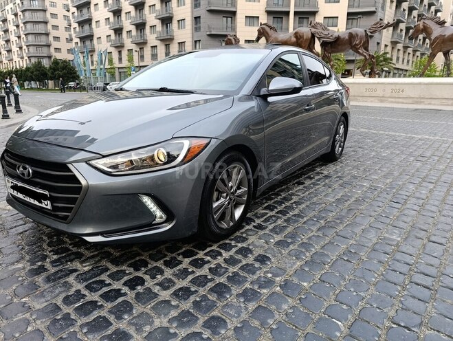 Hyundai Elantra-9