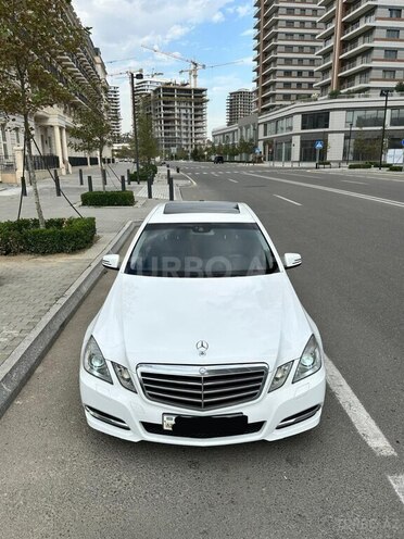 Mercedes E 200-1