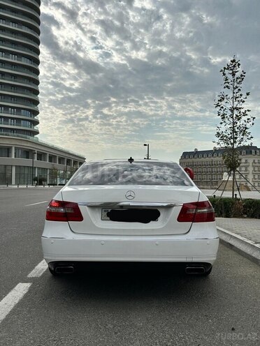 Mercedes E 200-2