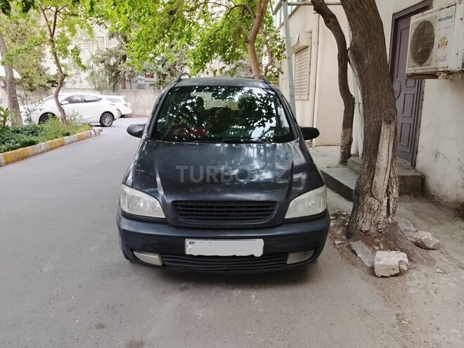 Opel Zafira-11
