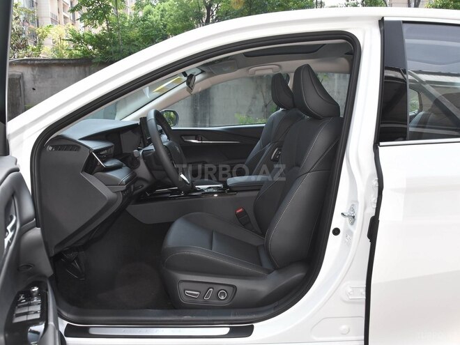 Toyota Camry-11