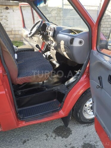 Ford Transit-3