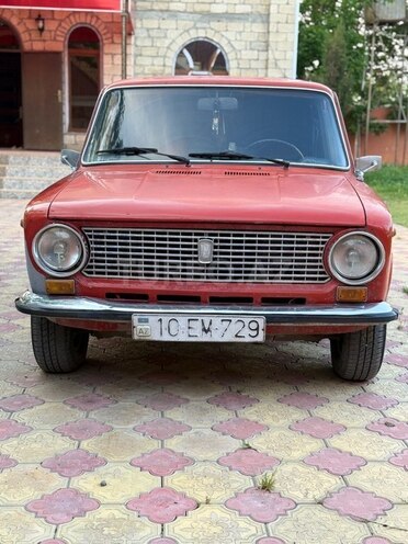 LADA (VAZ) 21011-1