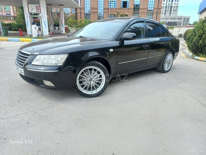 Hyundai Sonata-12