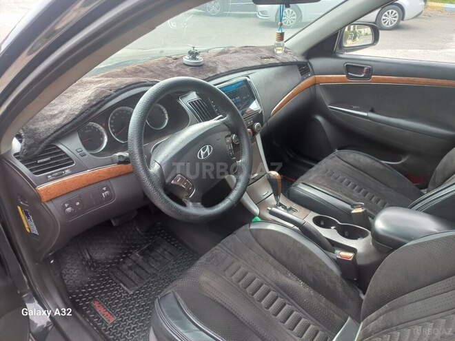 Hyundai Sonata-14