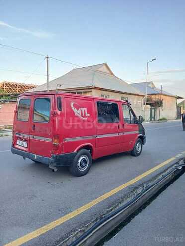 Ford Transit-4