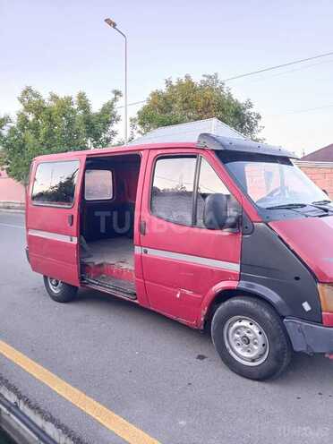 Ford Transit-6