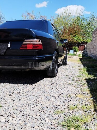 Mercedes 300 D-6