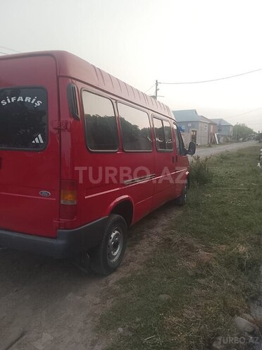 Ford Transit-5