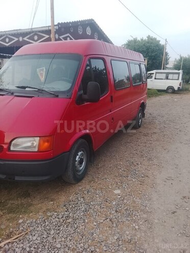 Ford Transit-8