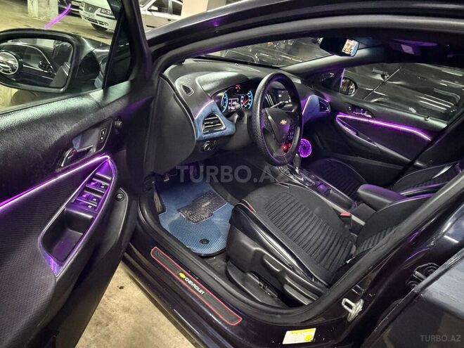 Chevrolet Cruze-9