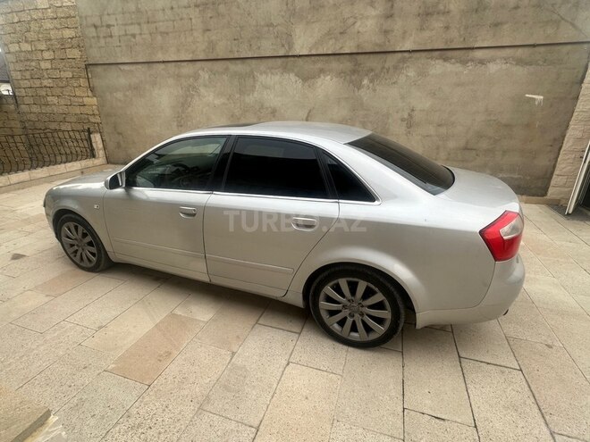 Audi A4-2