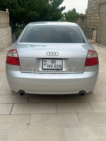 Audi A4-3