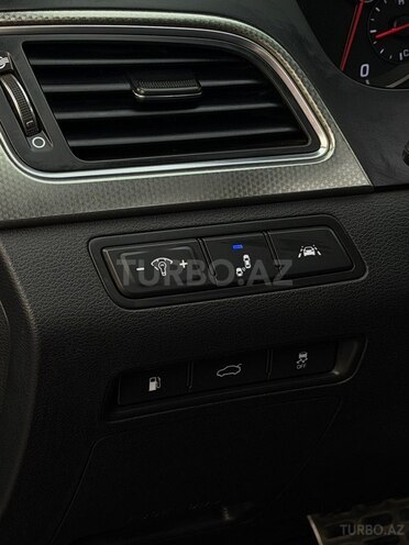 Hyundai Sonata-14
