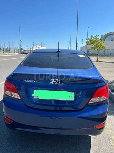 Hyundai Accent-4