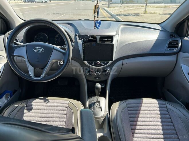 Hyundai Accent-5