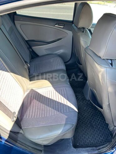 Hyundai Accent-6
