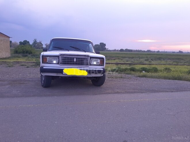 LADA (VAZ) 2107-1