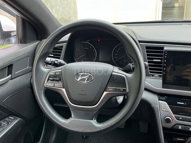 Hyundai Avante-2