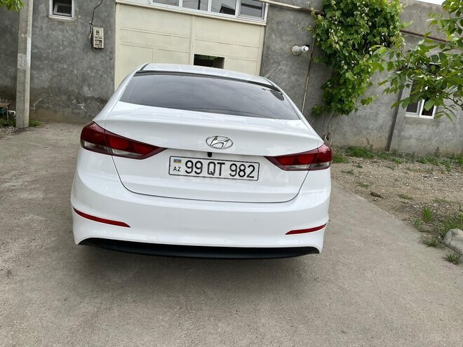 Hyundai Avante-4
