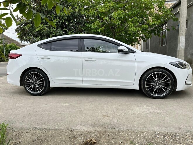 Hyundai Avante-10