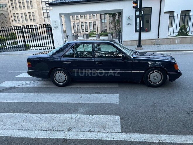 Mercedes 230 E-7