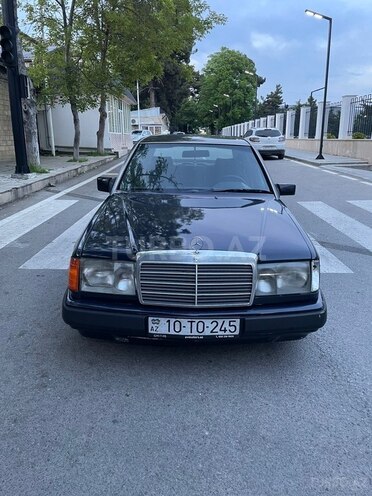 Mercedes 230 E-3