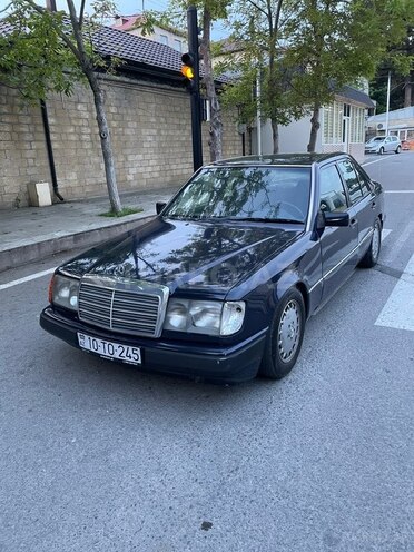 Mercedes 230 E-2