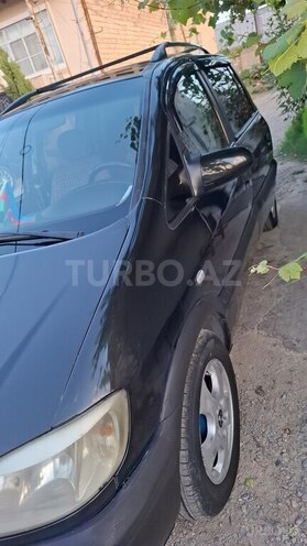 Opel Zafira-5