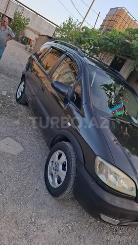 Opel Zafira-4