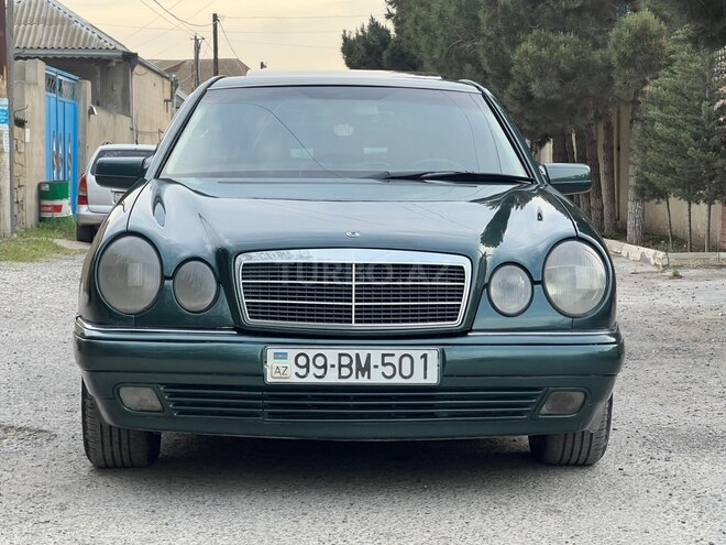Mercedes E 240-4