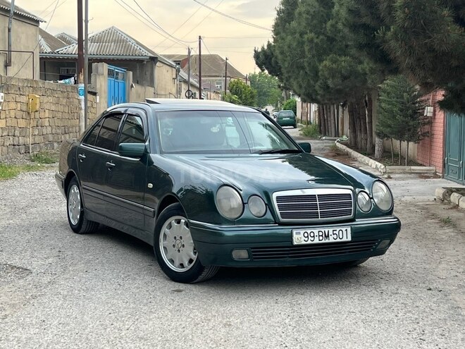 Mercedes E 240-2