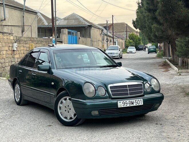Mercedes E 240-5