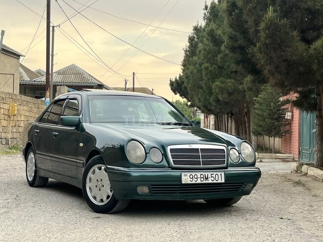 Mercedes E 240-3