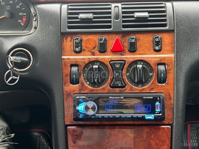 Mercedes E 240-20