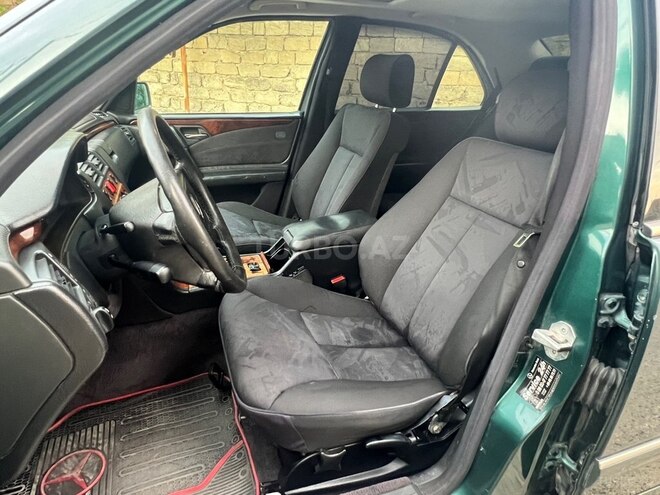 Mercedes E 240-18