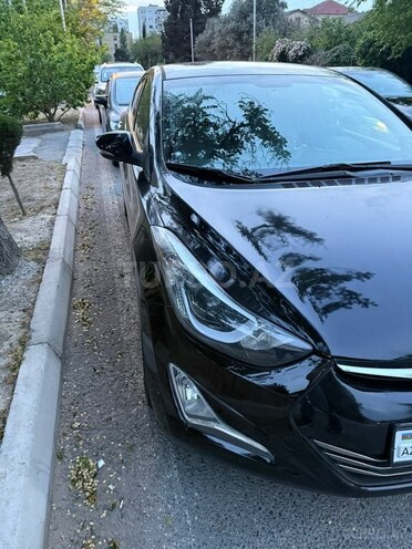 Hyundai Elantra-3