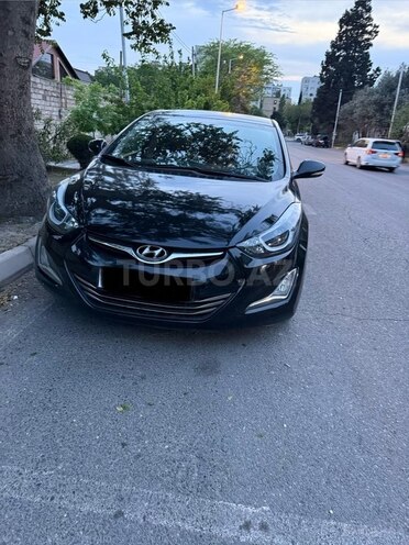 Hyundai Elantra-1