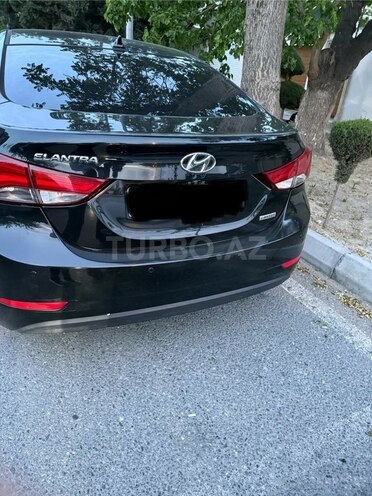 Hyundai Elantra-6