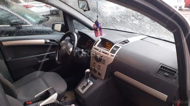 Opel Zafira-6