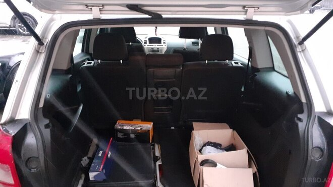 Opel Zafira-11