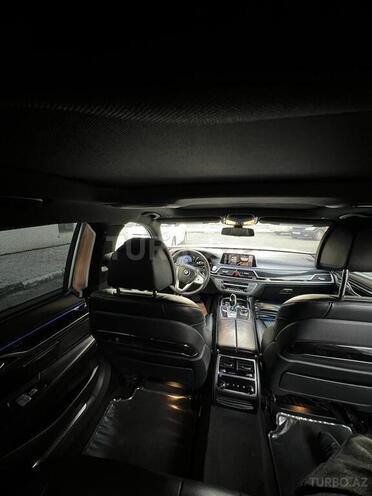 BMW 740-2