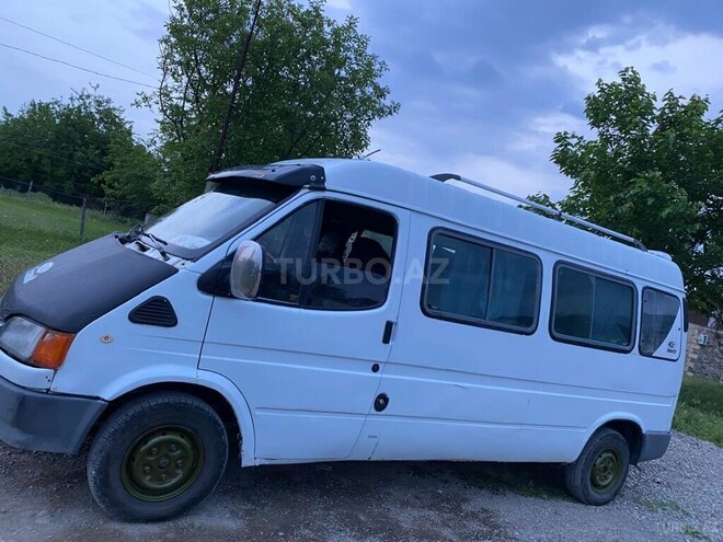 Ford Transit-2