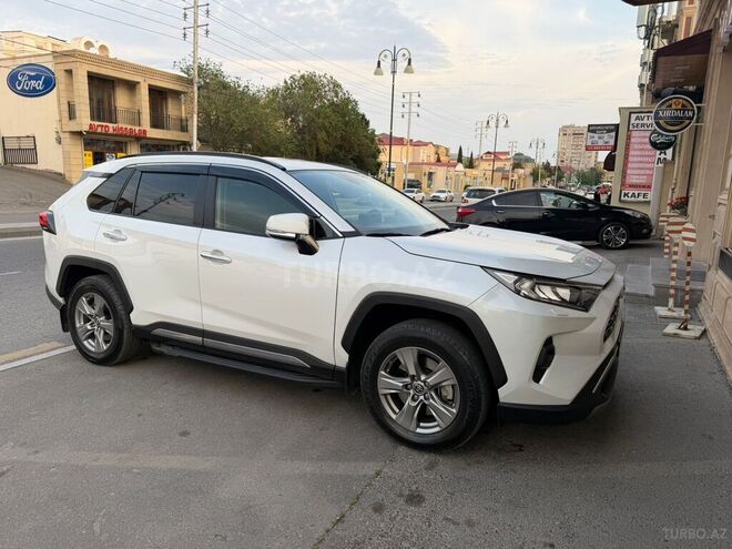 Toyota RAV4-6