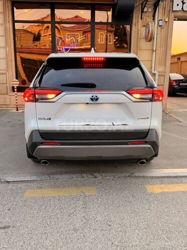 Toyota RAV4-4