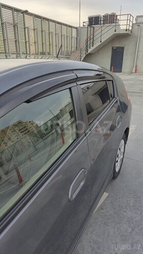 Honda Insight-3