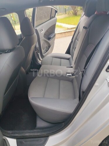 Kia Forte-10