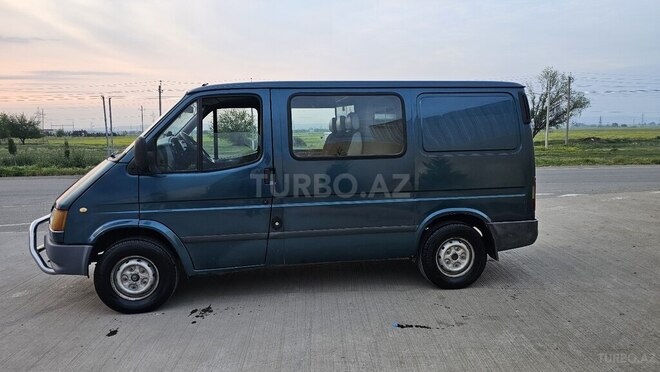 Ford Transit-3